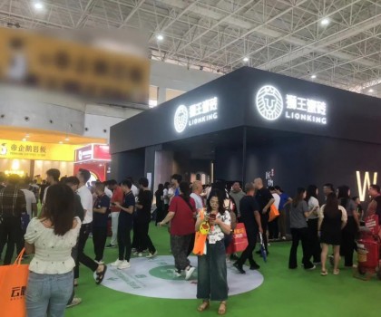 佛山陶博會(huì)第一天，獅王瓷磚已經(jīng)燃爆了！