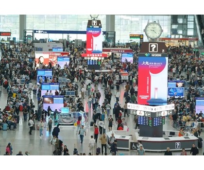 歐神諾中國玉震撼霸屏上海高鐵，持續(xù)釋放品牌勢(shì)能！