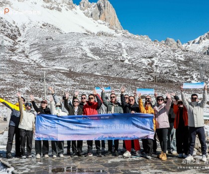 新明珠巖板回歸自然， 以《造物》之名，演繹向山而行