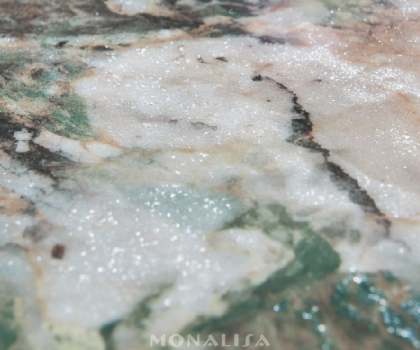 以國際領(lǐng)先的晶閃技術(shù)，蒙娜麗莎瓷磚七星珍巖系列再現(xiàn)自然極奢之美