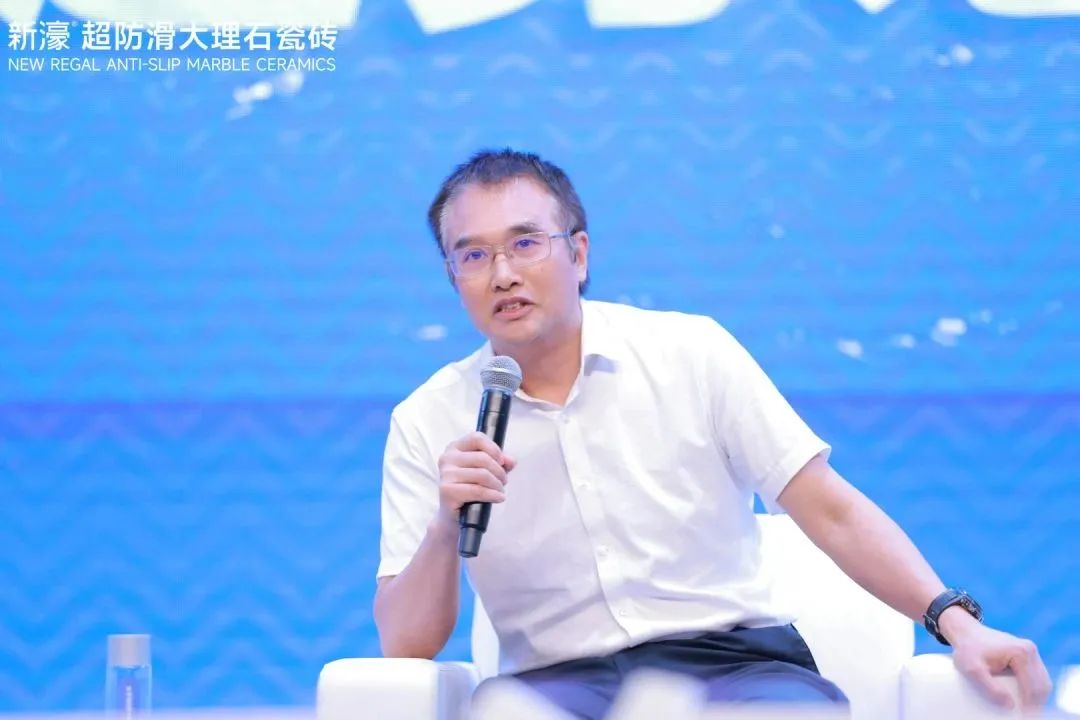 新濠品牌戰(zhàn)略升級(jí)暨二代超防滑新品發(fā)布會(huì)圓滿(mǎn)成功！18.jpg