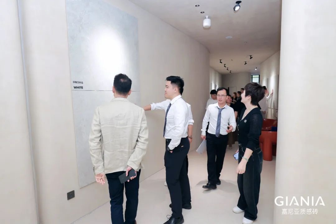 1697686943118568.jpg 18.jpg