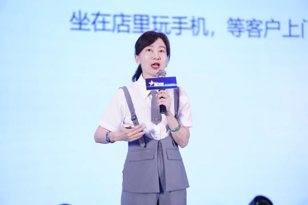 1713401152560479.jpg 2024圣堡龍?zhí)沾傻诎藢闷放拼髸?huì)圓滿(mǎn)舉行7.jpg