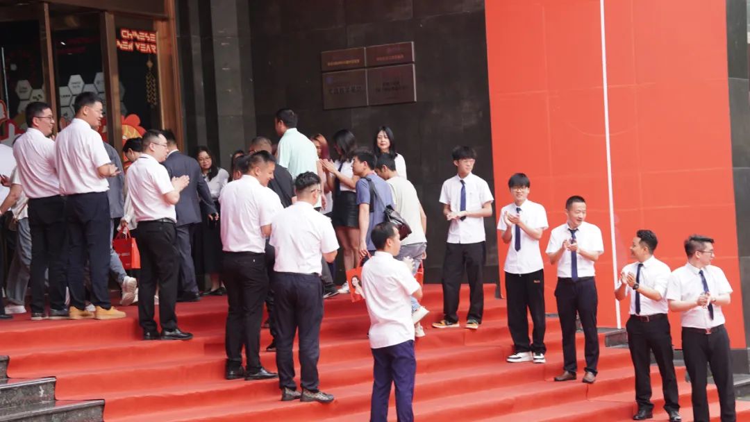 1713402835494417.jpg 2024全新升級(jí)上線 有一種高級(jí)叫喜力瓷磚專(zhuān)賣(mài)店規(guī)范4.03.jpg